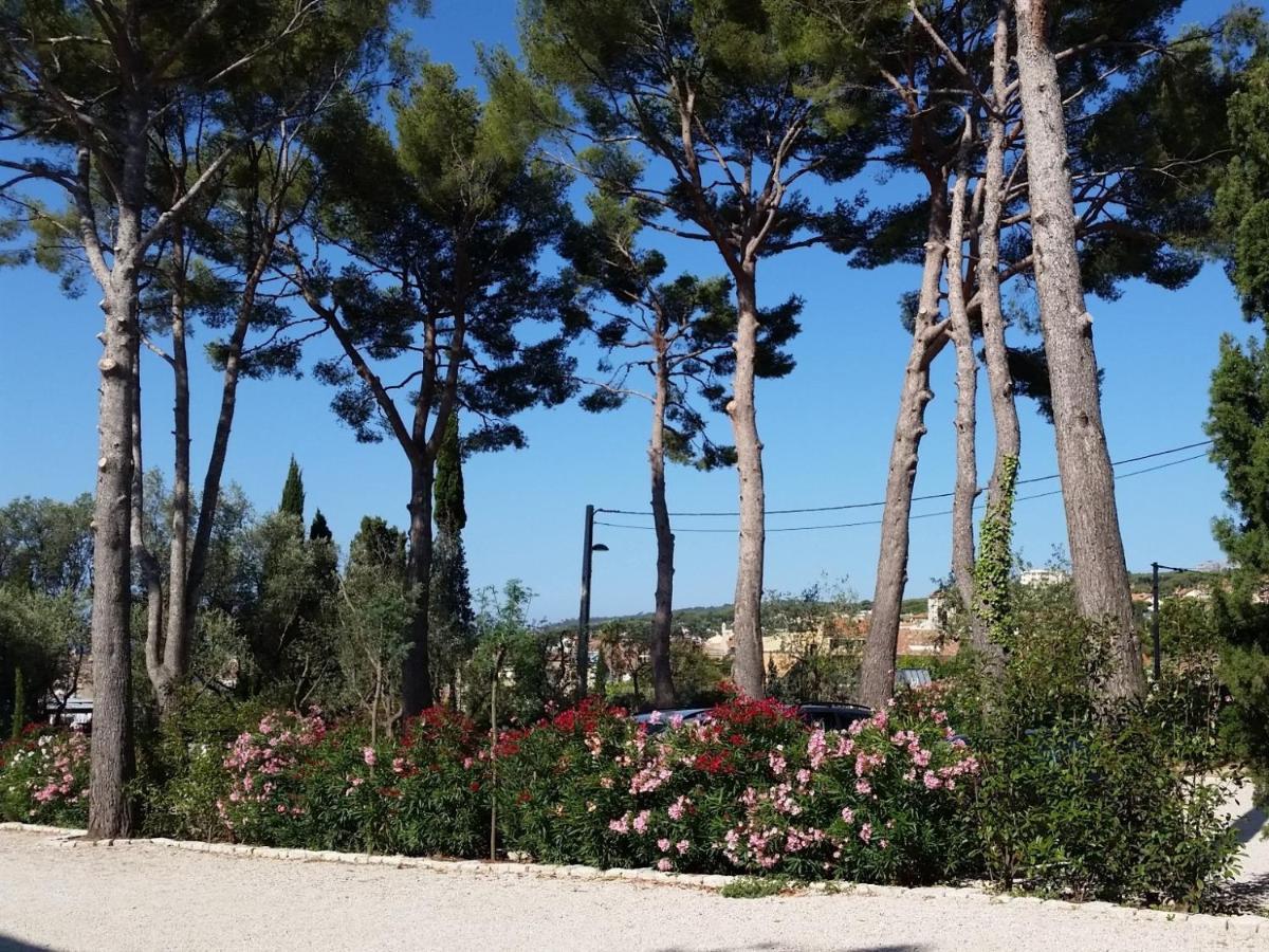 Hpc Suites - Cassis Centre - Parking Gratuit & Piscine Chauffee المظهر الخارجي الصورة