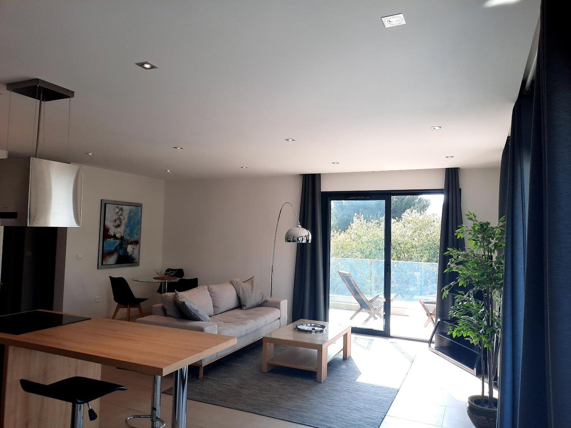 Hpc Suites - Cassis Centre - Parking Gratuit & Piscine Chauffee الغرفة الصورة